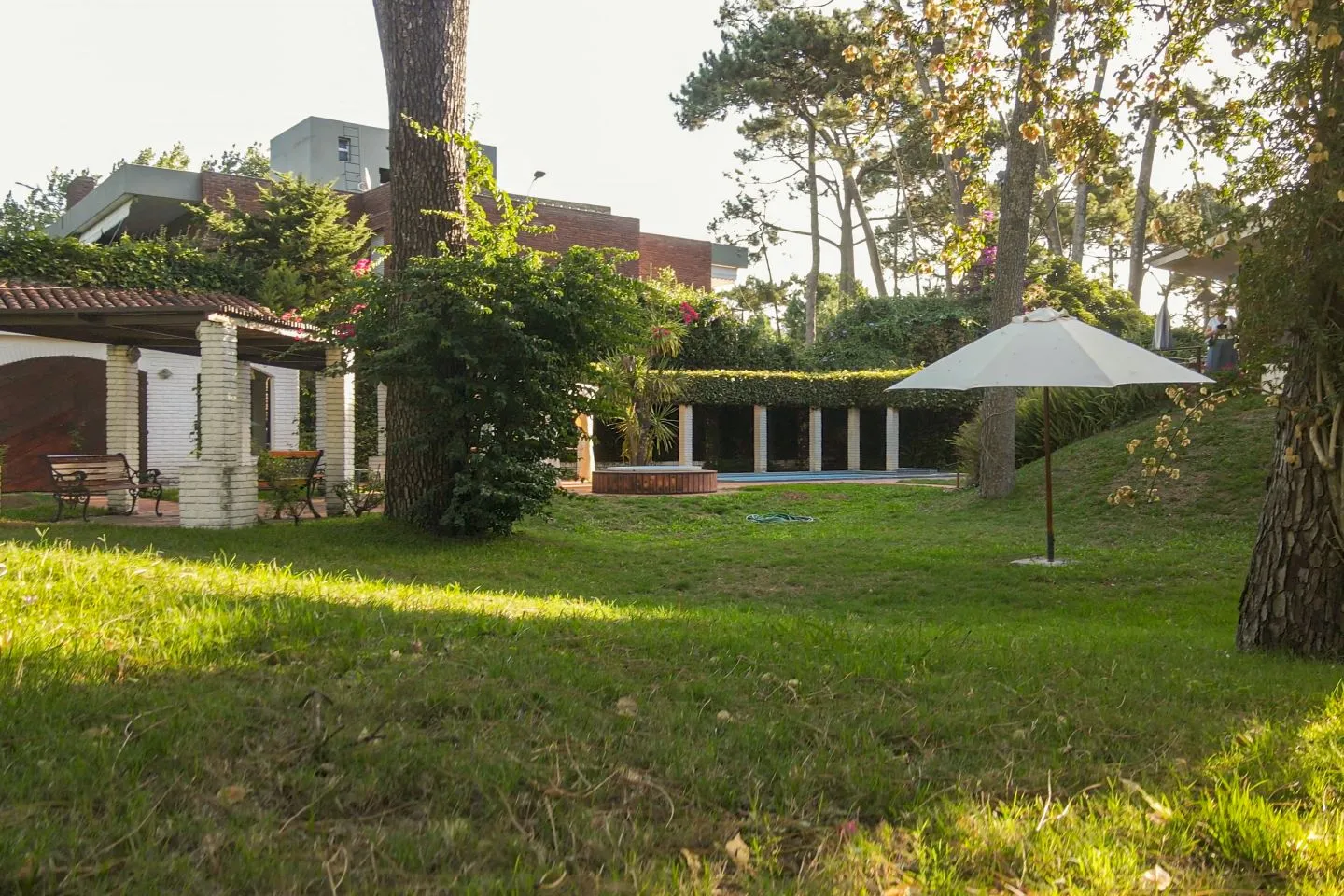 Venta lote apto para bloque con casa - Playa Mansa — foto 16