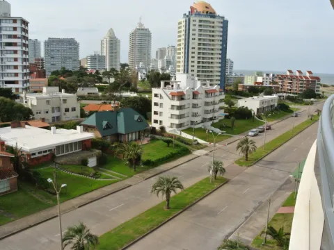 Apartamento alquiler de temporada- Playa Brava