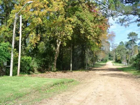 Venta lote frente a Barrio Aura - Golf