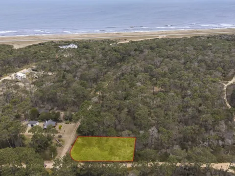 Venta de terreno esquinero 900m2 en El Caracol