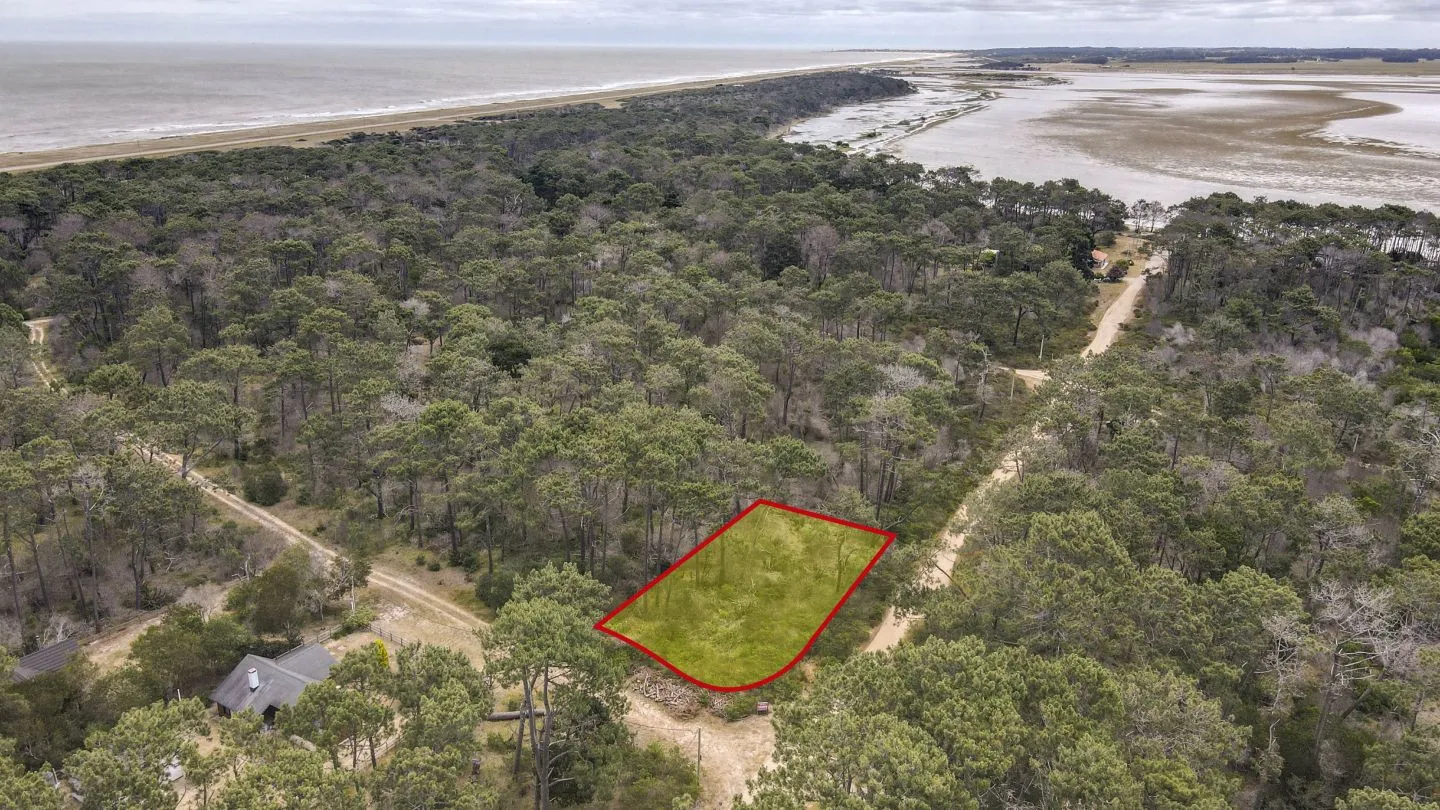Venta de terreno esquinero 900m2 en El Caracol — foto 2