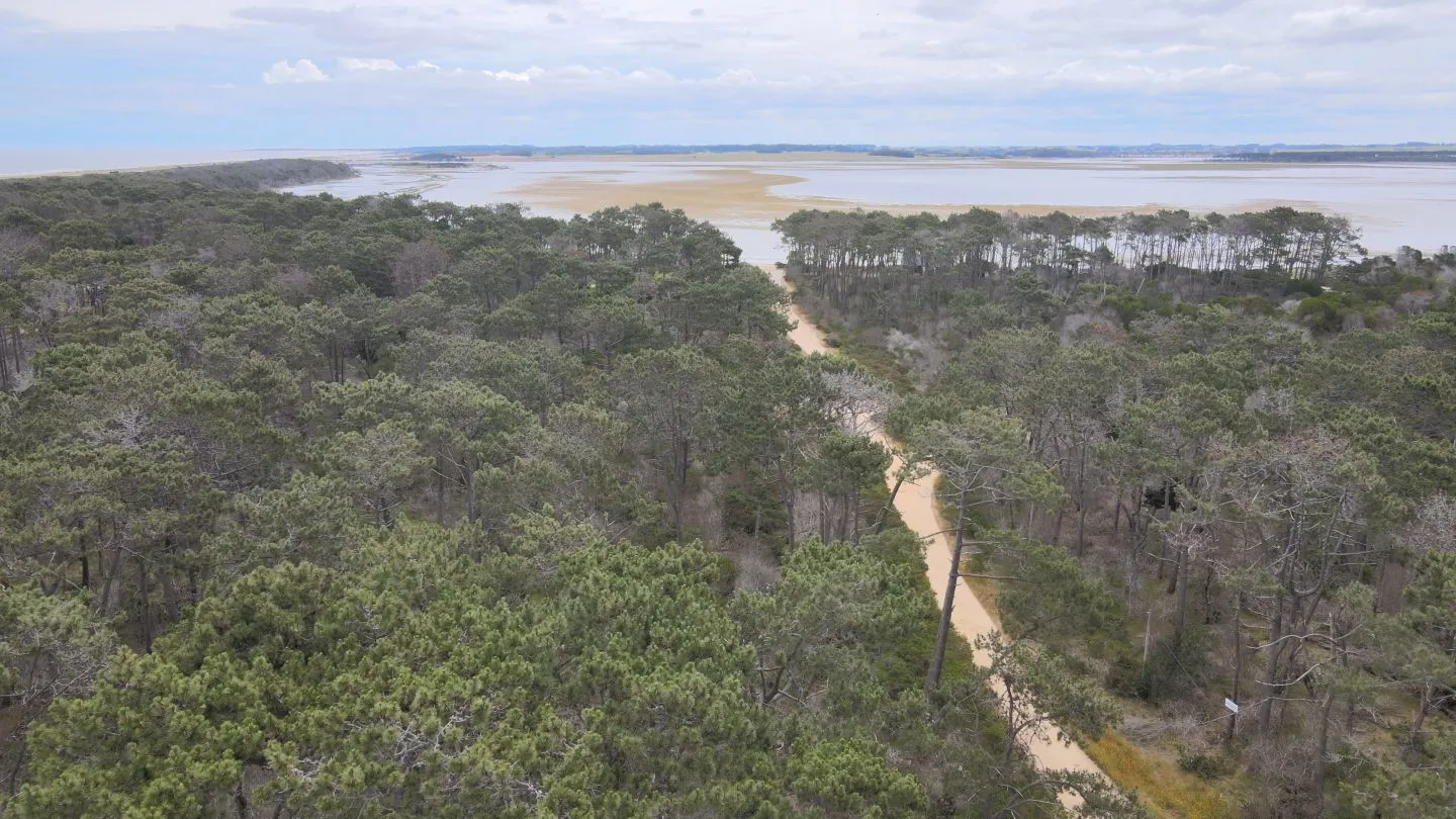 Venta de terreno esquinero 900m2 en El Caracol — foto 3