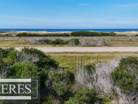 Venta de terreno de 2400m2 en Arenas de JI 1era linea!! — foto 2