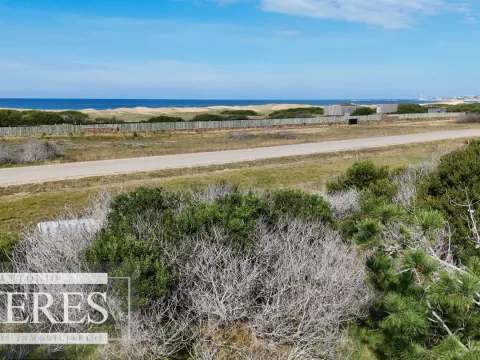 Venta de terreno de 2400m2 en Arenas de JI 1era linea!! — foto 3