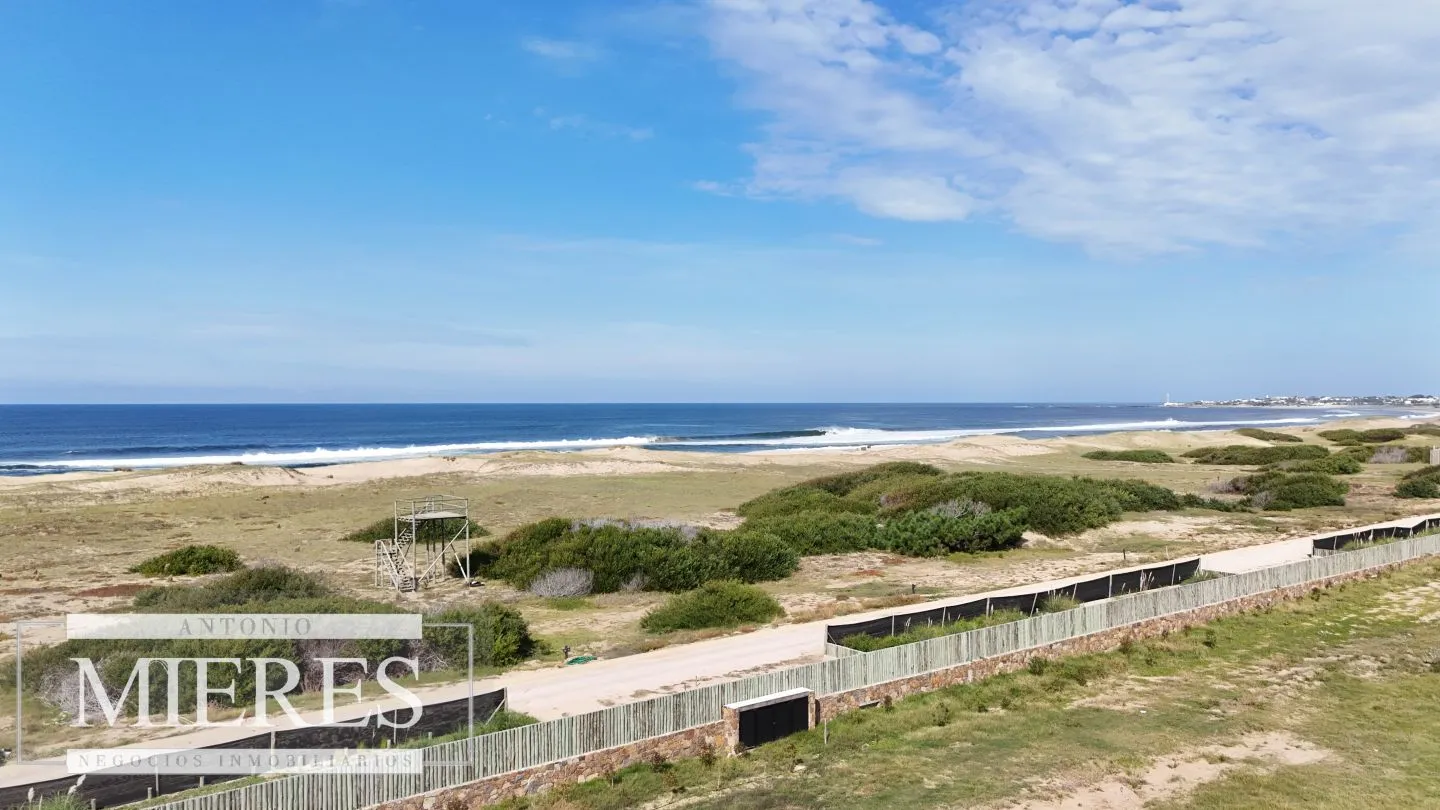 Venta de terreno de 2400m2 en Arenas de JI 1era linea!! — foto 11