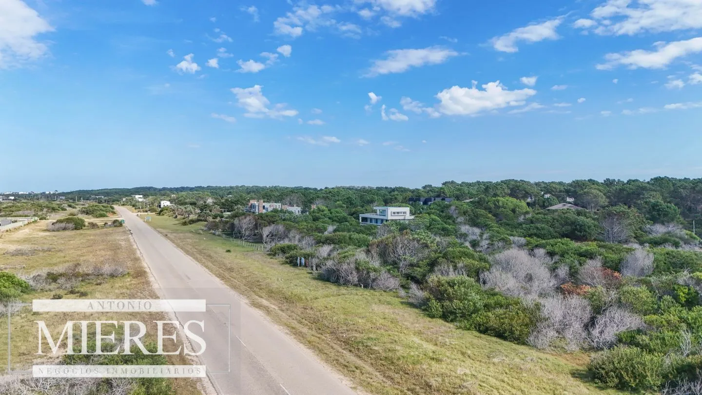 Venta de terreno de 2400m2 en Arenas de JI 1era linea!! — foto 12
