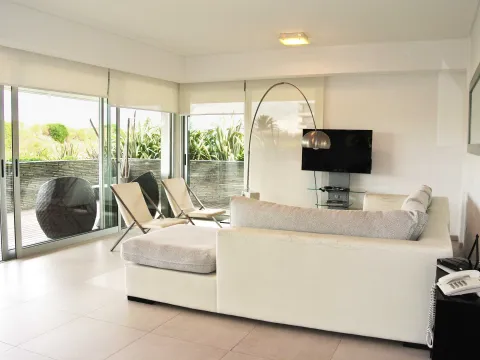 Venta apartamento 2 dormitorios -Playa Brava