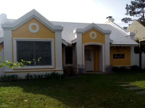 VENTA - CASA EN EL TESORO, LA BARRA, 3 DORM, CON RENTA ANUAL