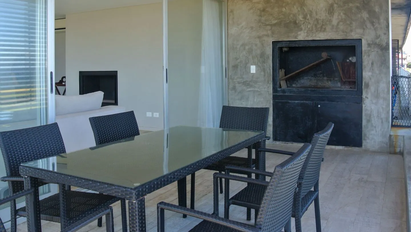 Venta apartamento 3 dormitorios- Playa Mansa — foto 2