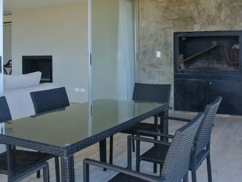 Venta apartamento 3 dormitorios- Playa Mansa — foto 2