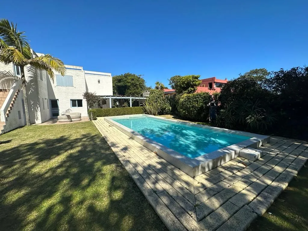 Alquiler temporario de casa de 5 dormitorios - Playa Brava — foto 2