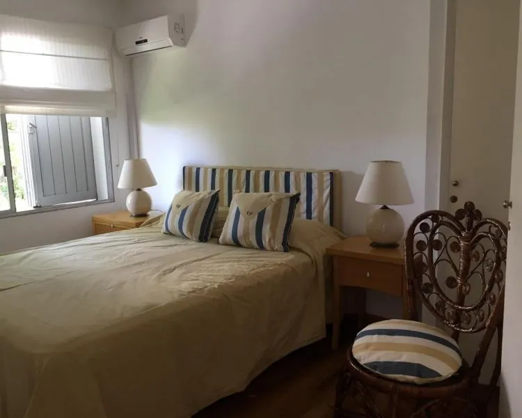 Casa cinco dormitorios Playa Mansa — foto 5