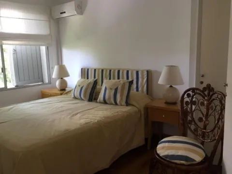 Casa cinco dormitorios Playa Mansa — foto 5