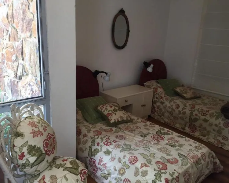 Casa cinco dormitorios Playa Mansa — foto 8