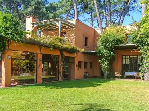 Venta casa 5 dormitorios - La Arbolada Barrio Privado