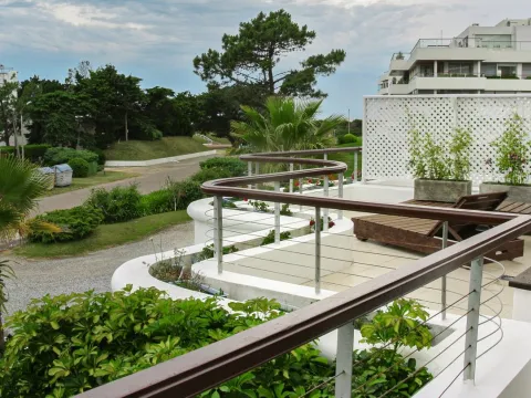 Venta apartamento 3 dormitorios- Playa Brava