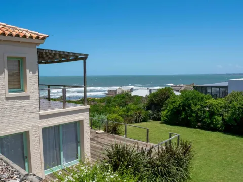 Espectacular casa en jose ignacio en dos lotes