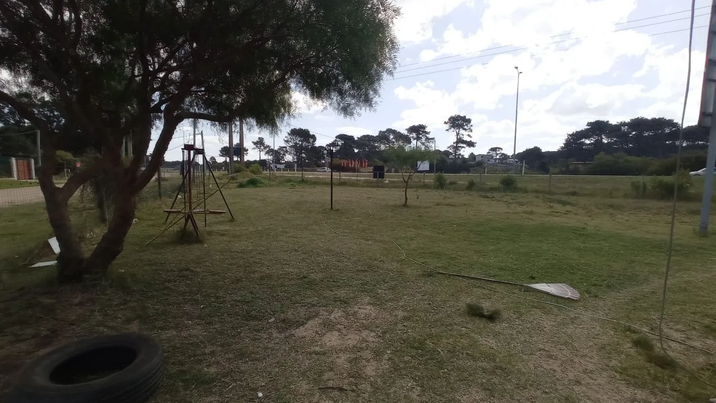 Terreno con mejoras y cartel rutero - Chihuahua — foto 3