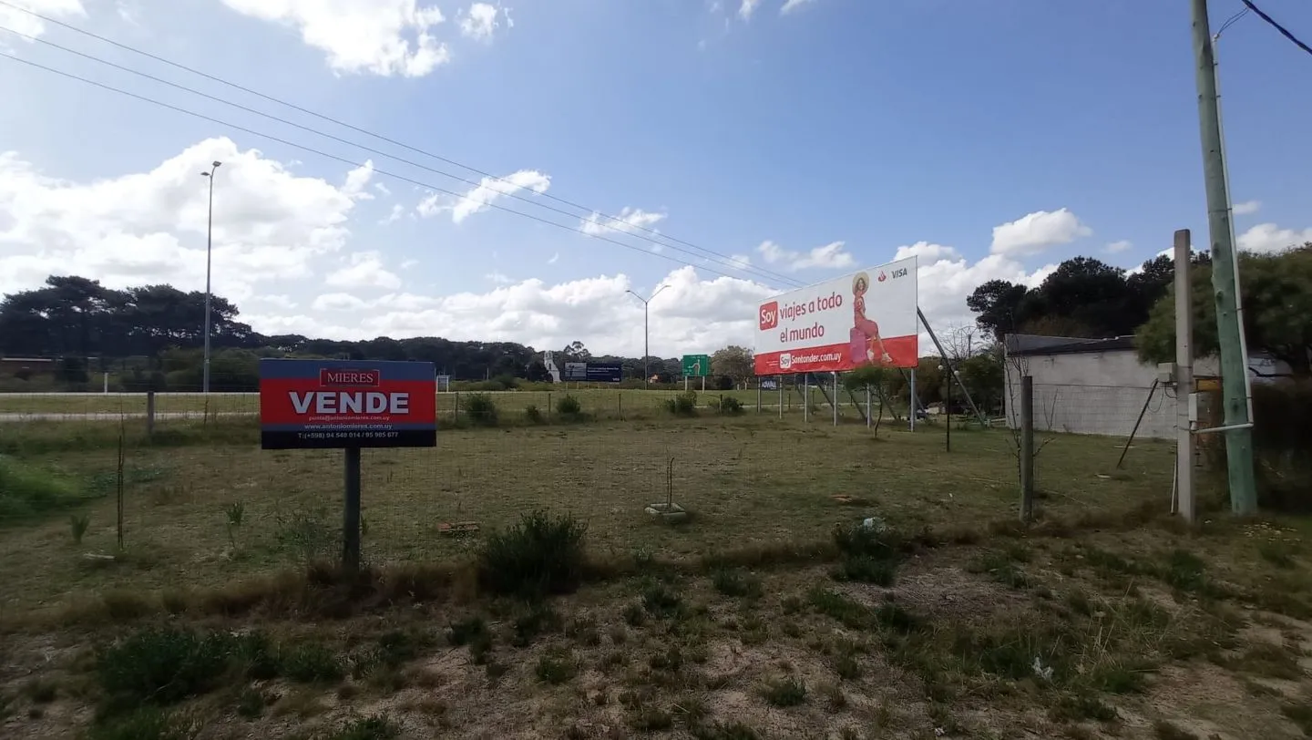 Terreno con mejoras y cartel rutero - Chihuahua — foto 4
