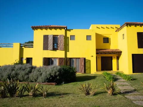 Alquiler de temporada casa 4 dormitorios- Rincón del Indio