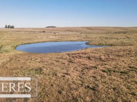 Chacra en venta de 6 ha Garzón con hermoso espejo de Agua