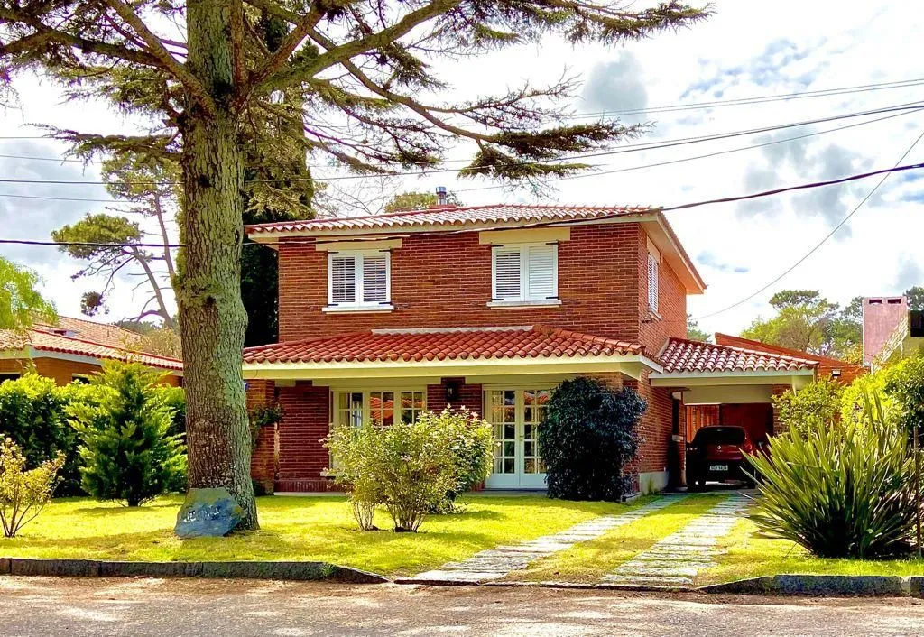 Alquiler de temporada casa 5 dormitorios- Playa Mansa — foto 1