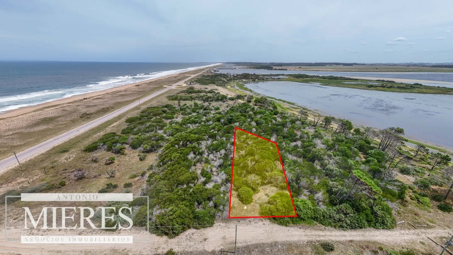 Venta de lote 1239m2 en El caracol a cuadra del mar y laguna — foto 1