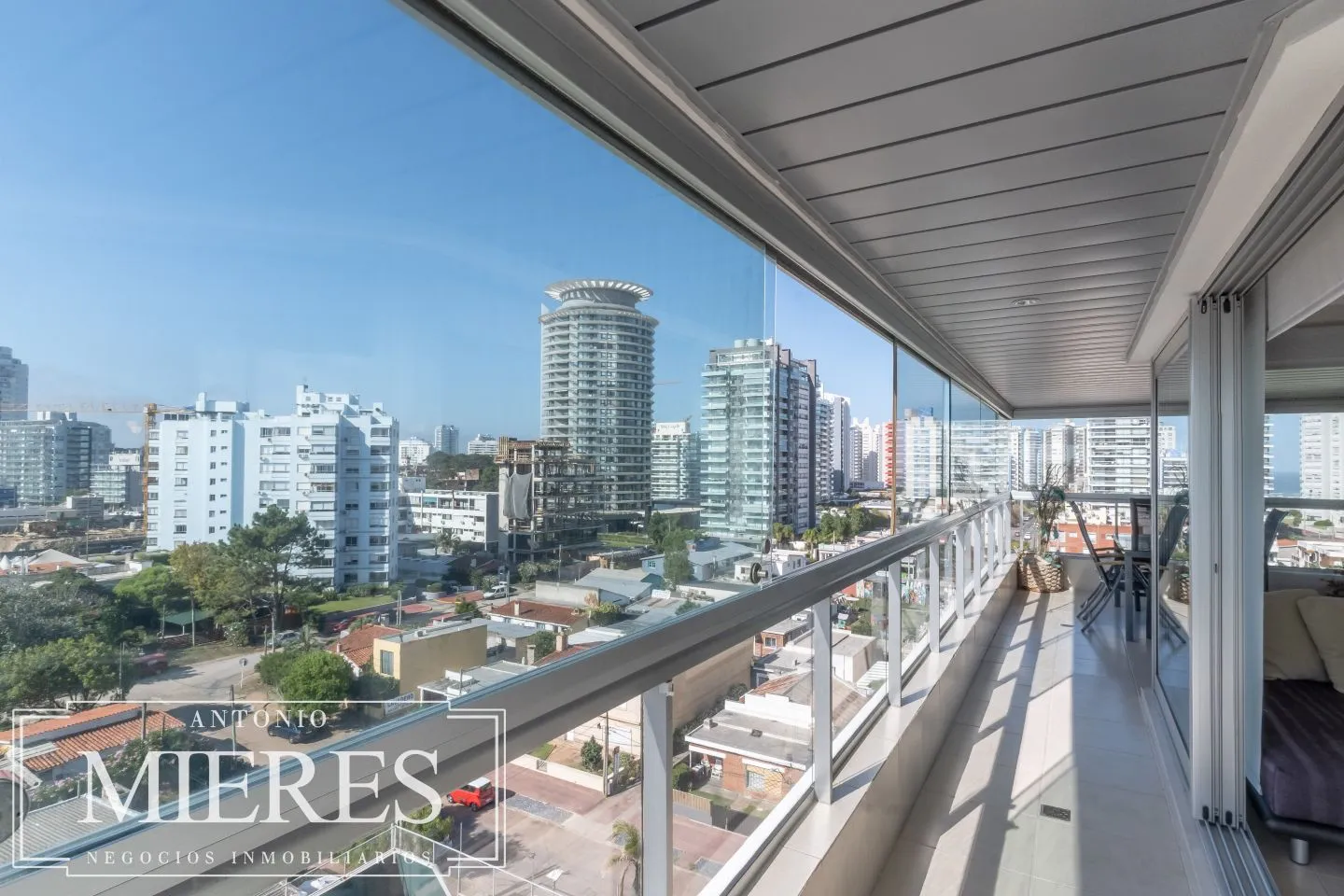 Venta apartamento 3 dormitorios - Playa Mansa — foto 3