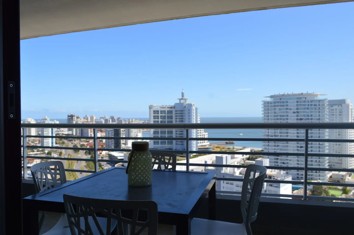 Apartamento alquiler temporada 2 dormitorios- Mansa — foto 1