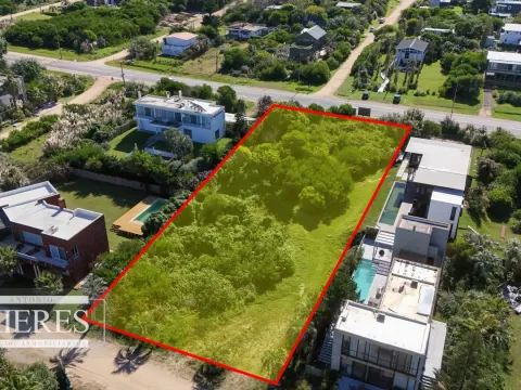 VENTA 4 LOTES TOTAL 2008 M2 PTA PIEDRAS A PASOS DE LA PLAYA — foto 3